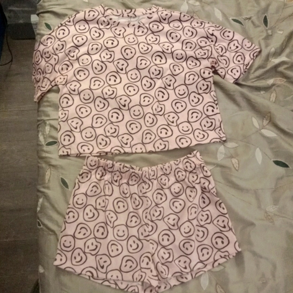 Brand new pink 2 piece pajama set!